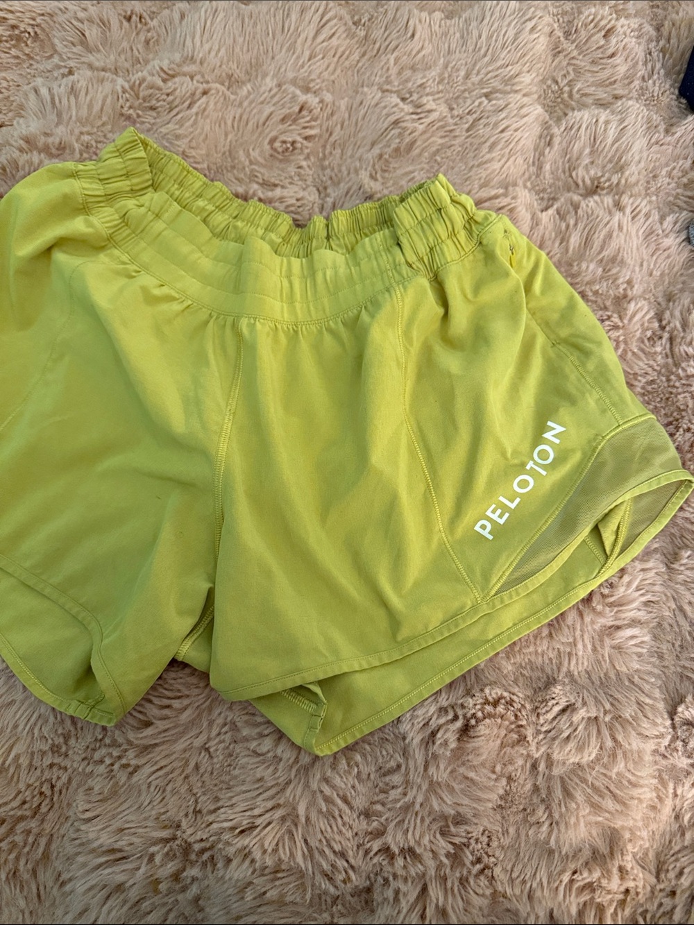 Lululemon Peloton Women's Gold hotty hot Performance Shorts